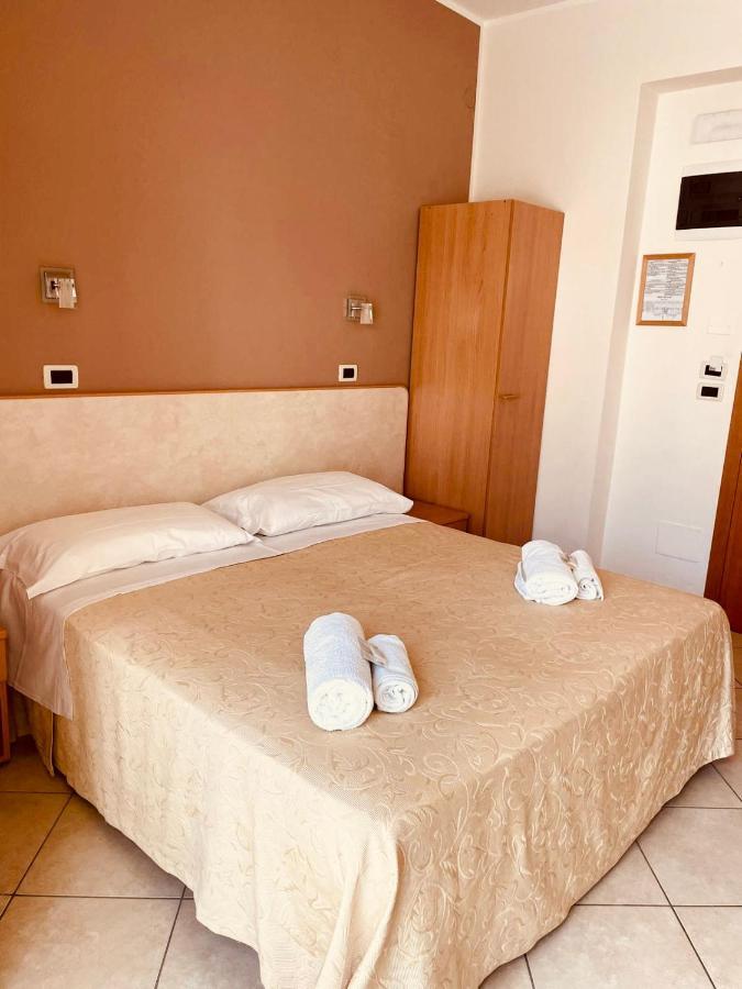 Hotel Favorita Cesenatico Exterior photo
