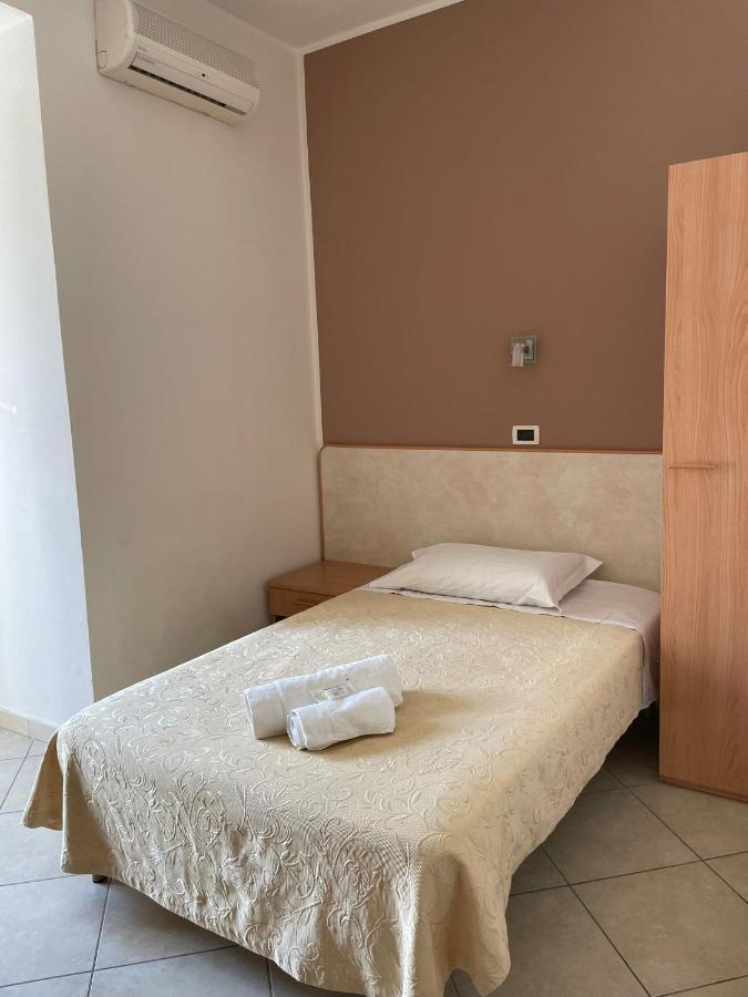 Hotel Favorita Cesenatico Exterior photo