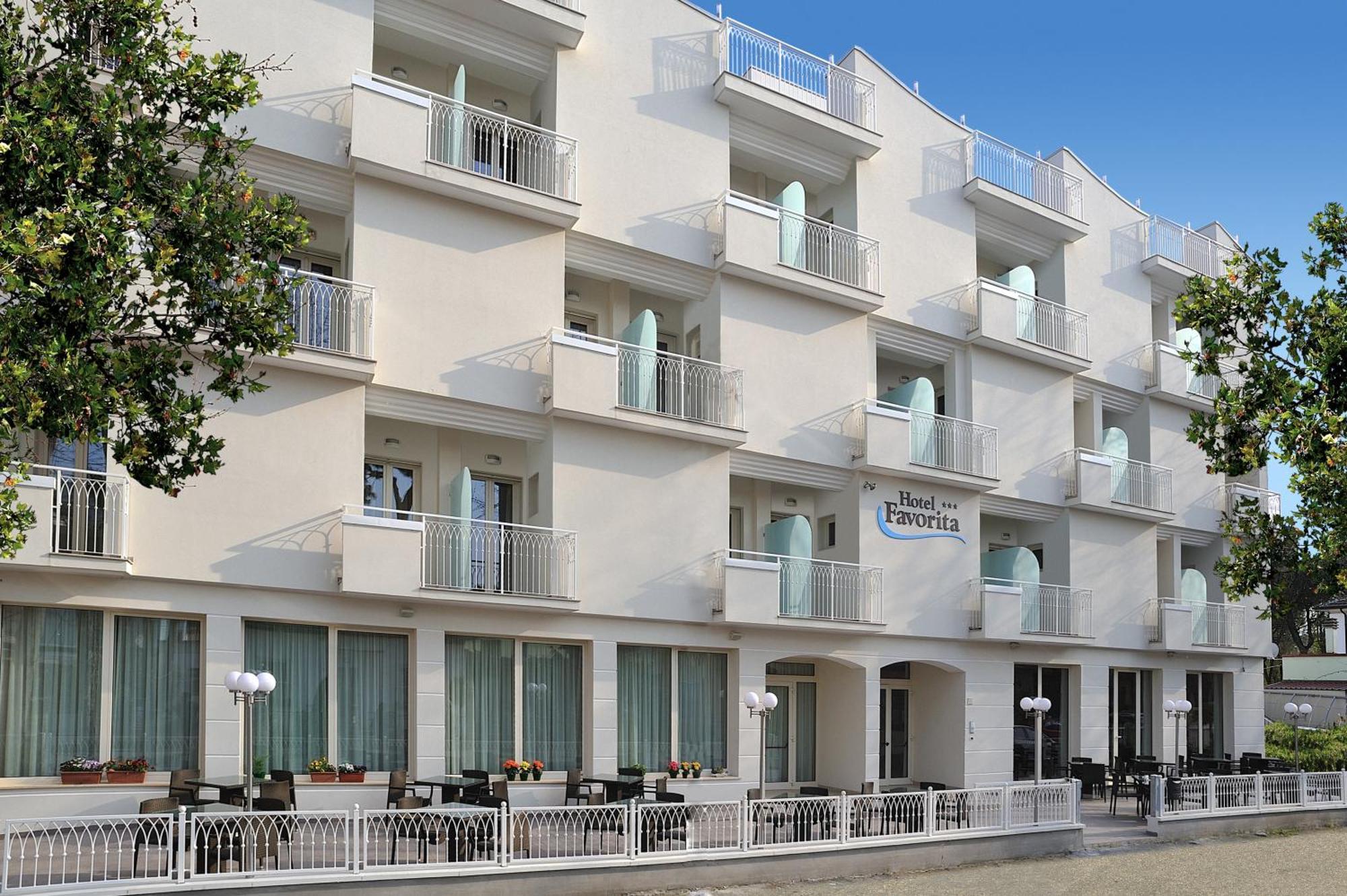 Hotel Favorita Cesenatico Exterior photo