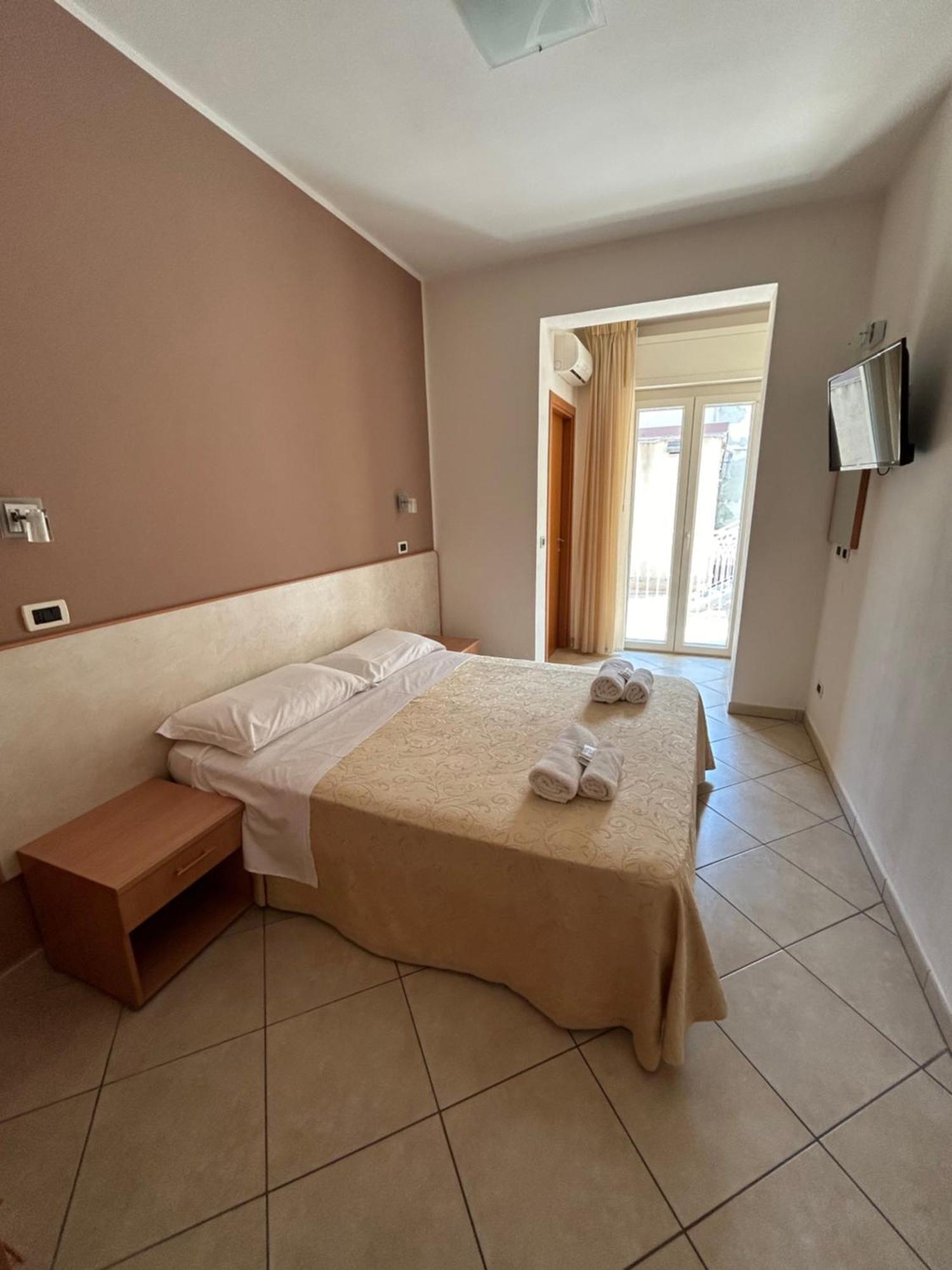 Hotel Favorita Cesenatico Exterior photo